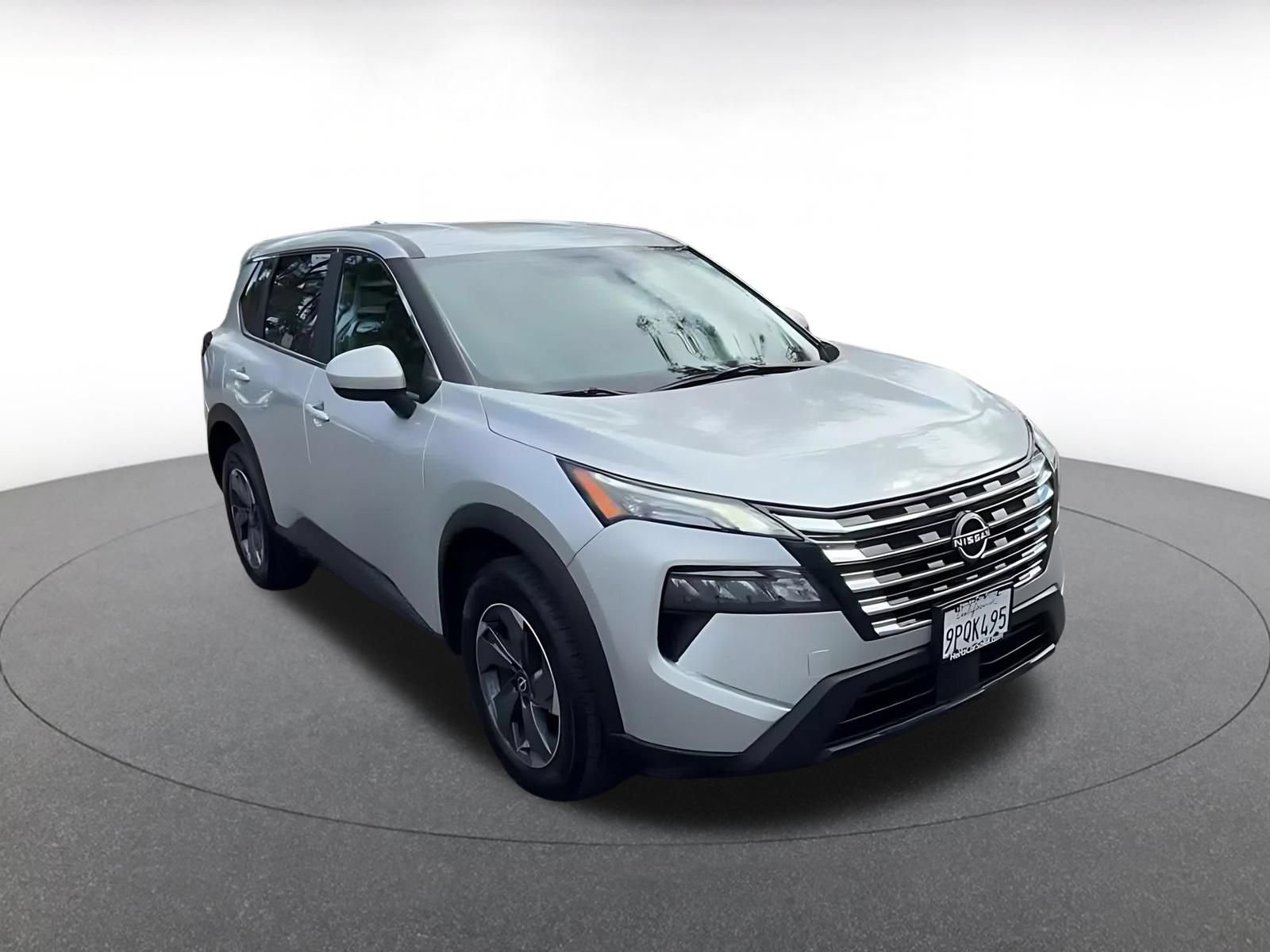Used 2025 Nissan Rogue SV FWD image 3
