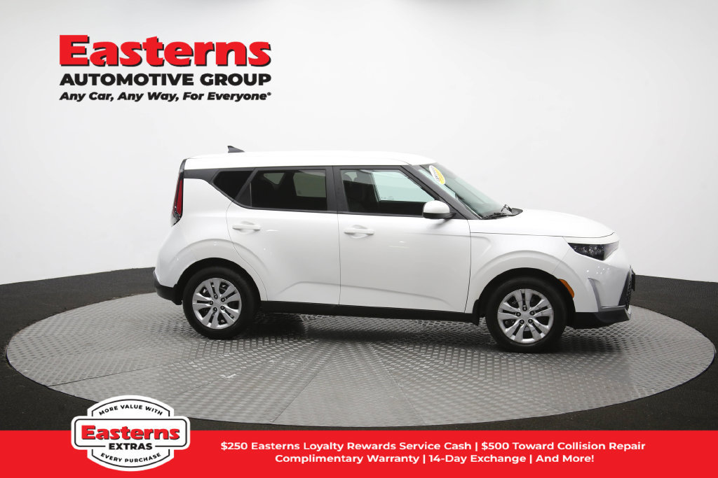 Used 2023 Kia Soul LX FWD image 45
