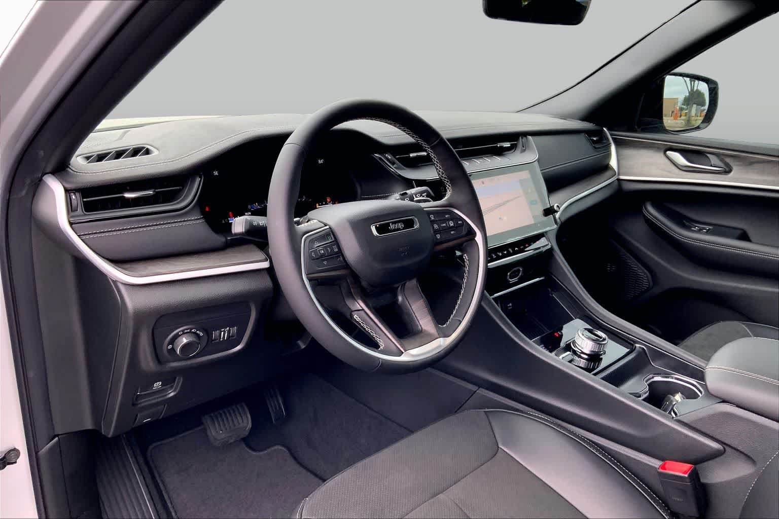 New 2026 Jeep Grand Cherokee Altitude AWD/4WD image 6