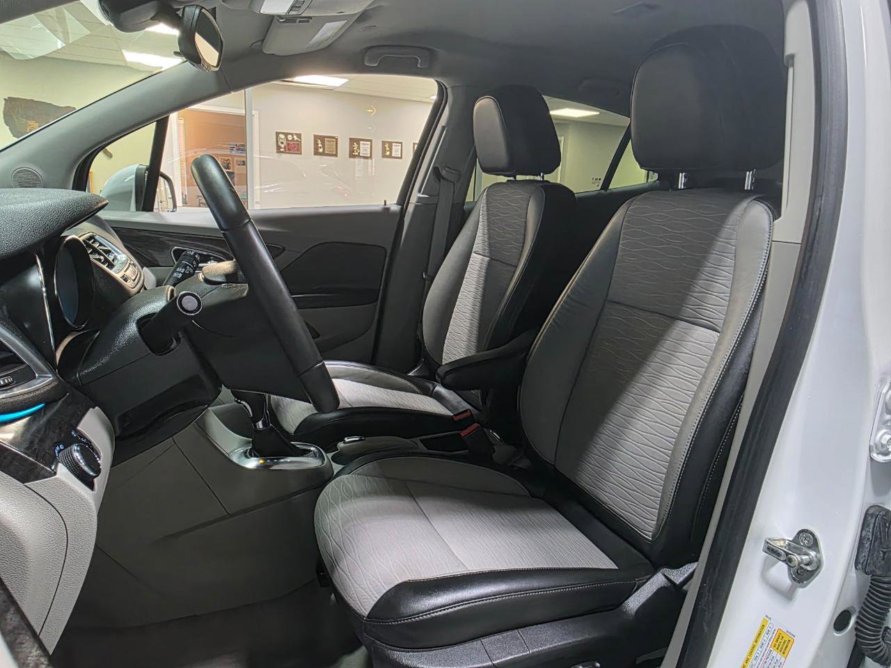 Used 2016 Buick Encore FWD image 15