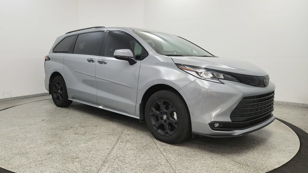 Used 2026 Toyota Sienna XLE Woodland Edition AWD/4WD image 7