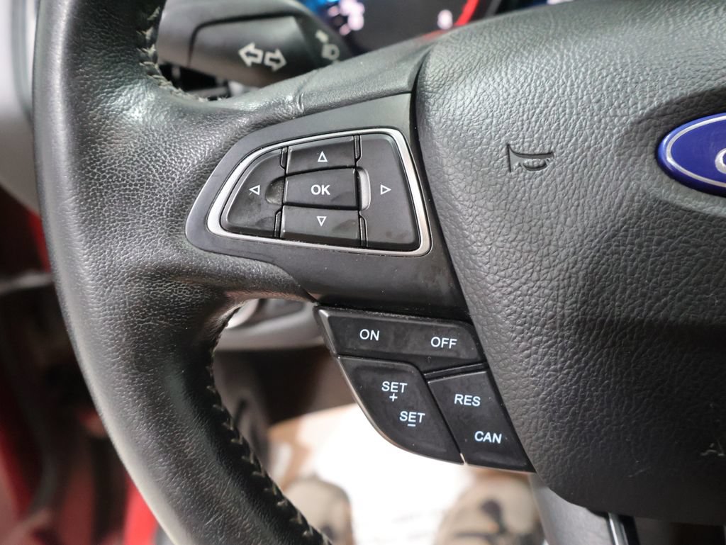 Used 2019 Ford Escape SE w/ SE Sport Appearance Package AWD/4WD image 32