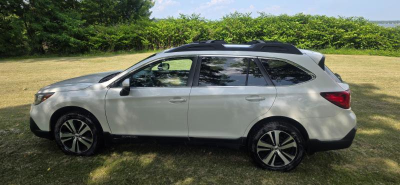 Used 2018 Subaru Outback 2.5i Limited image 6
