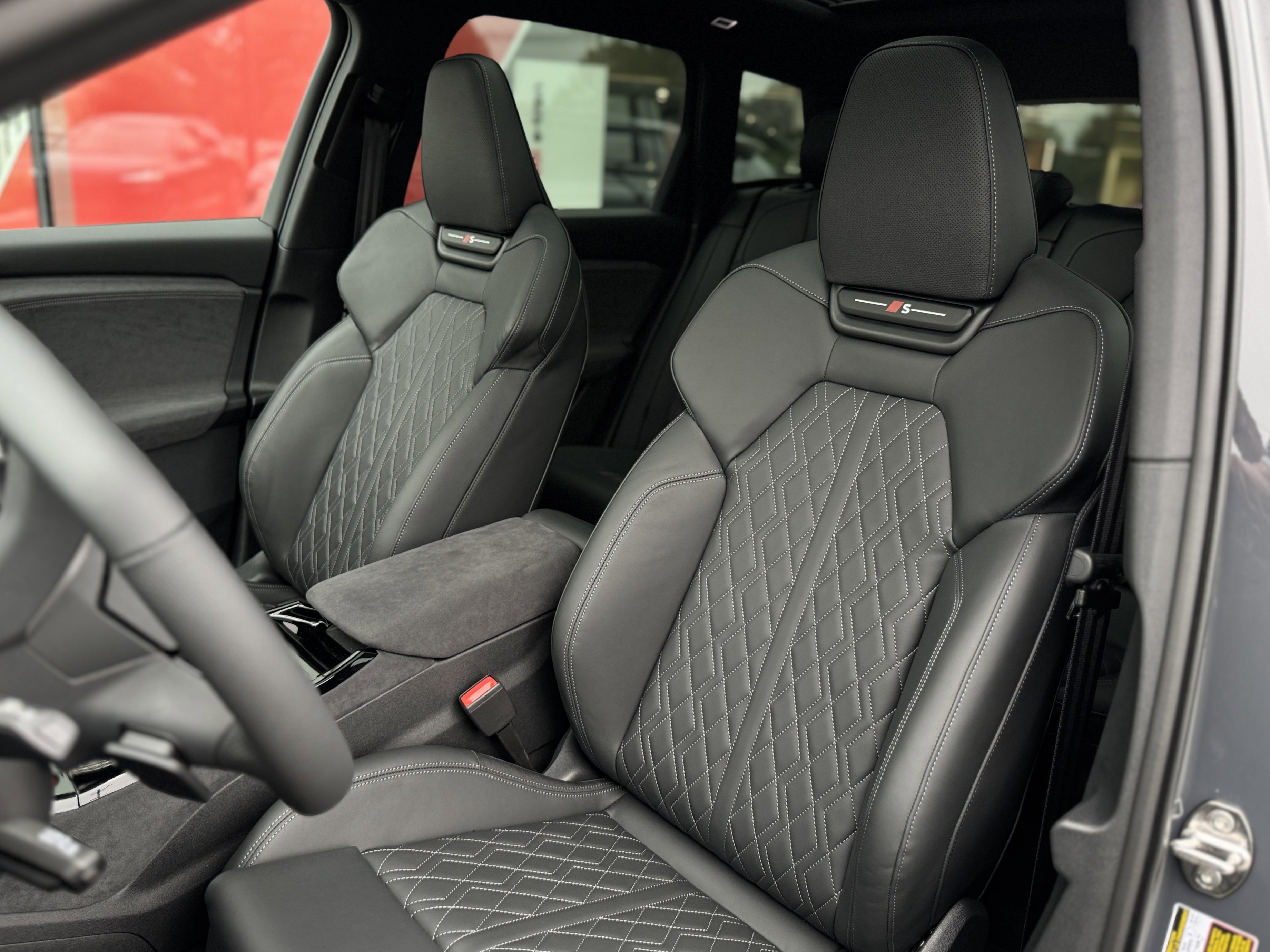 New 2025 Audi SQ6 e-tron Premium Plus image 5