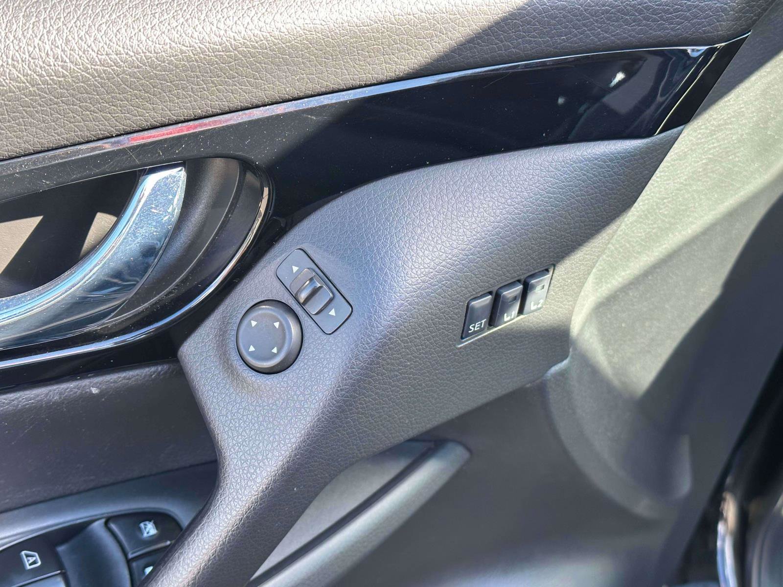 Used 2022 Nissan Rogue Sport SL w/ Premium Package image 18