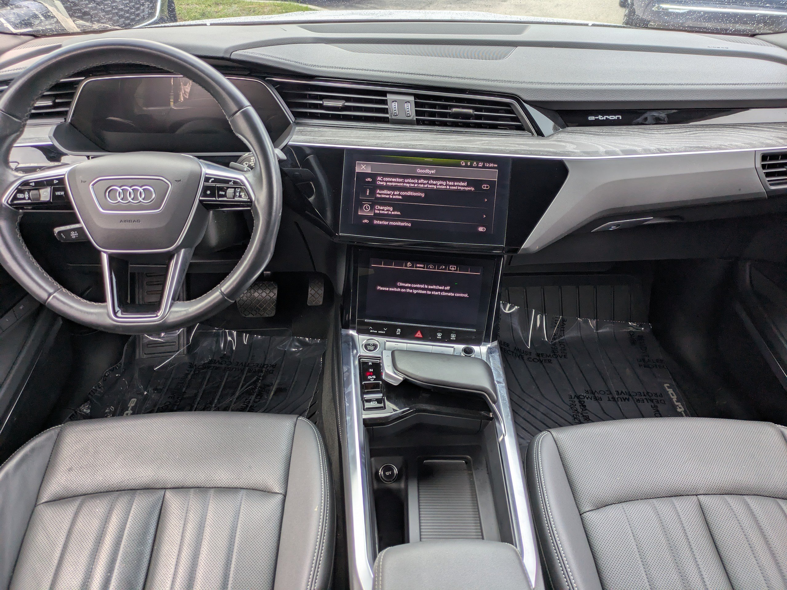 Used 2023 Audi e-tron Premium Plus w/ Premium Plus Package AWD/4WD image 14