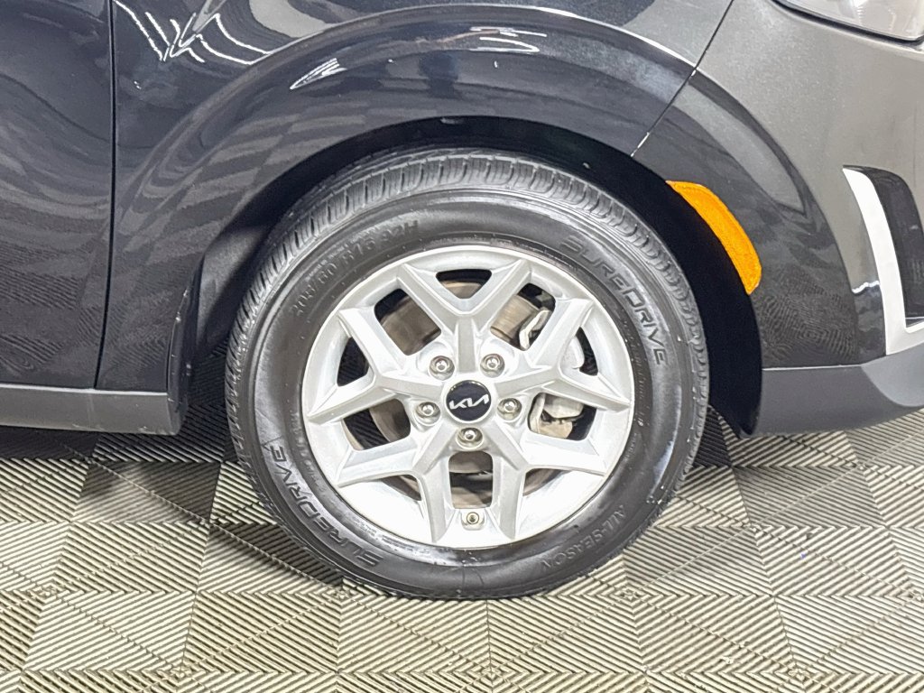 Used 2024 Kia Soul LX w/ Option Group 015 FWD image 22