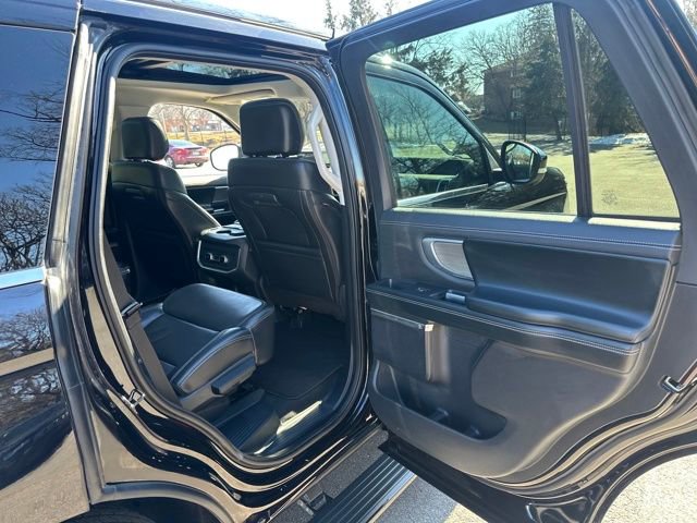 Certified 2025 Ford Expedition Platinum image 20