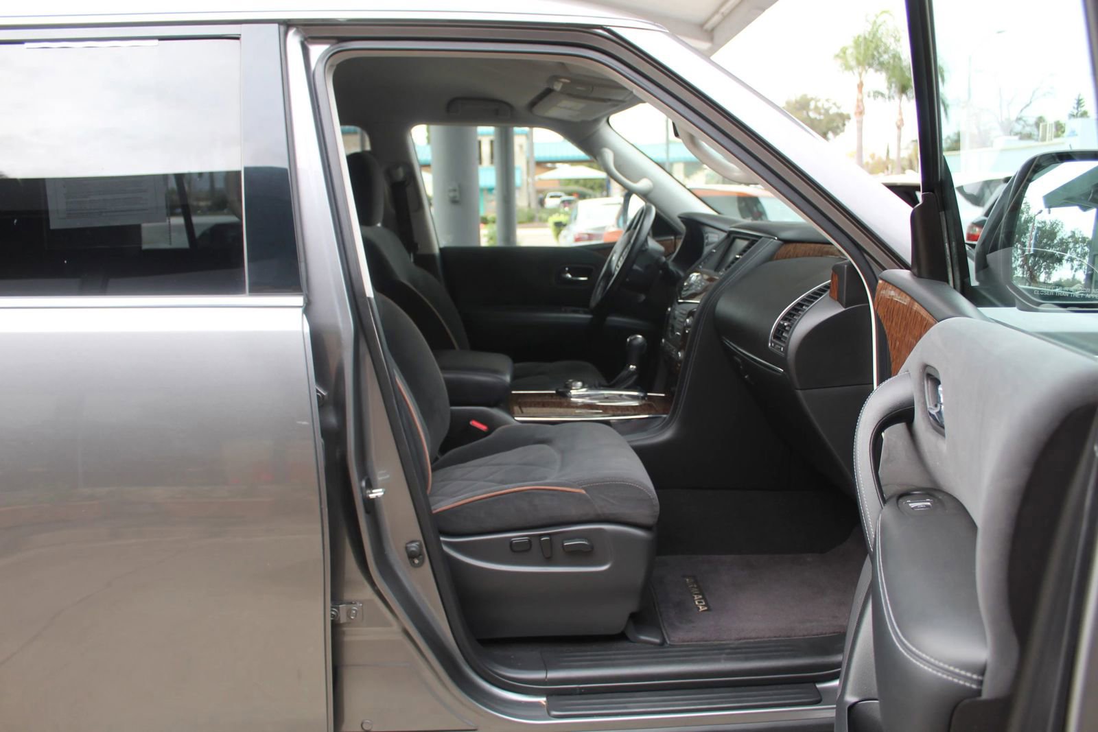 Used 2019 Nissan Armada SV image 11