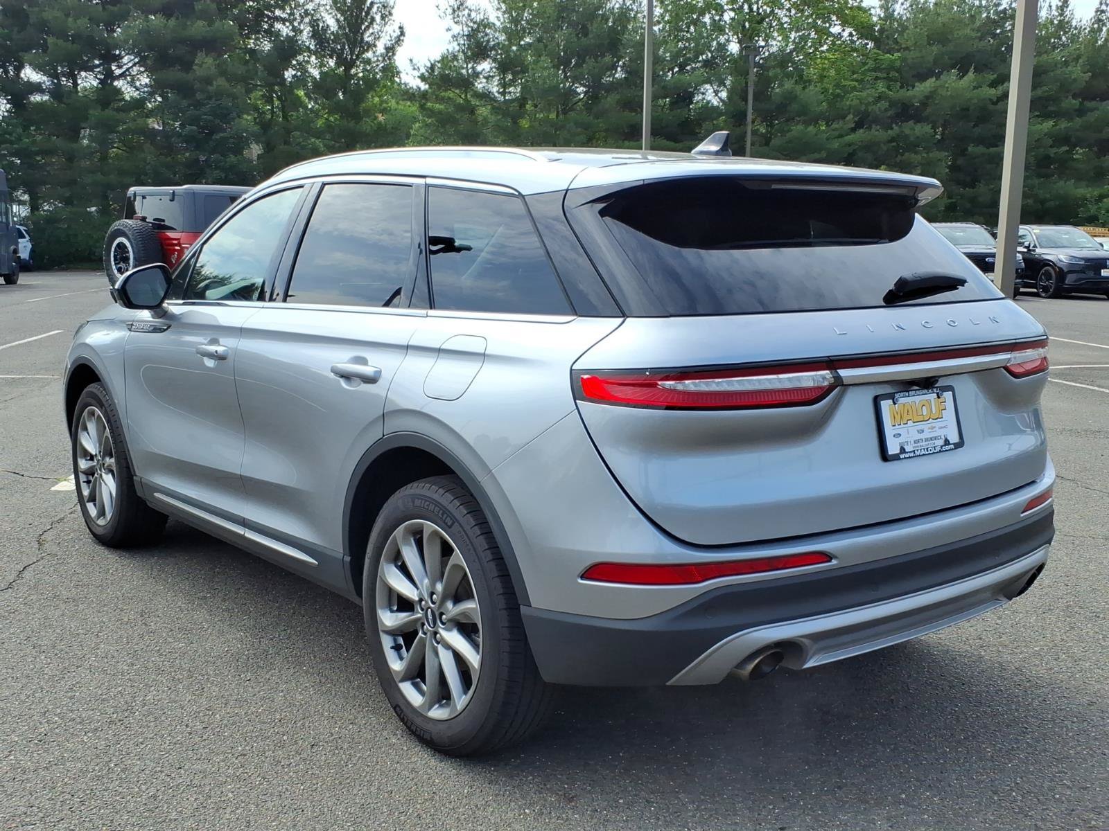 Used 2022 Lincoln Corsair AWD w/ Premium Package image 4