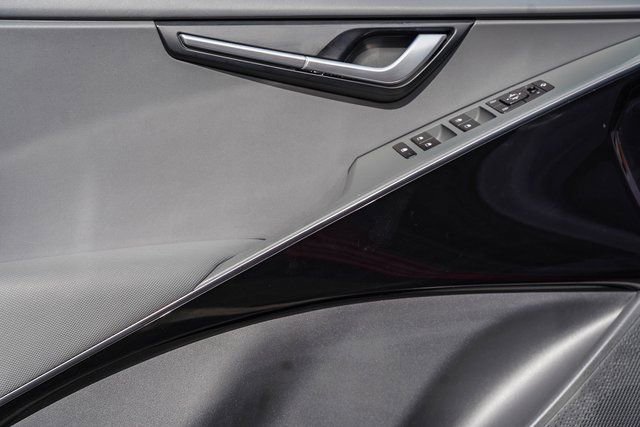 Certified 2023 Kia Niro EX Touring image 20