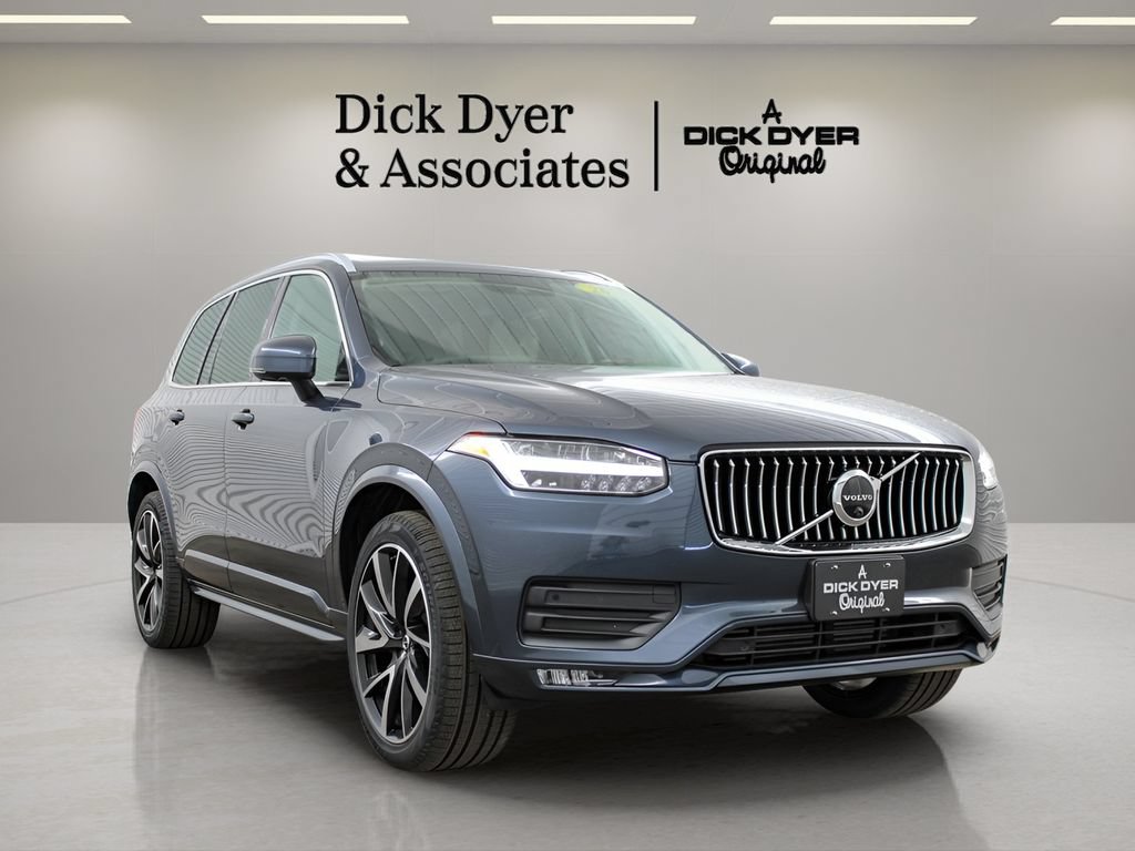 Certified 2022 Volvo XC90 T6 Momentum w/ Advanced Package AWD/4WD image 2