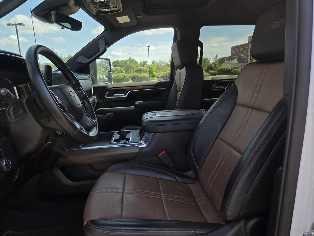 Used 2024 Chevrolet Silverado 2500 High Country w/ High Country Premium Package AWD/4WD image 19