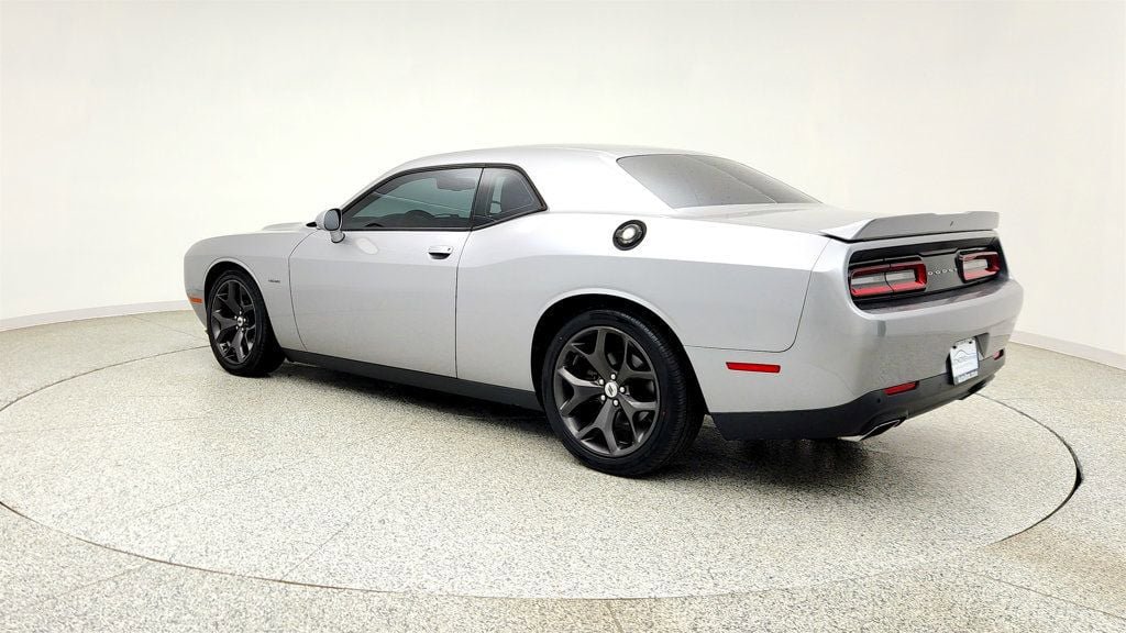 Used 2017 Dodge Challenger R/T RWD image 7