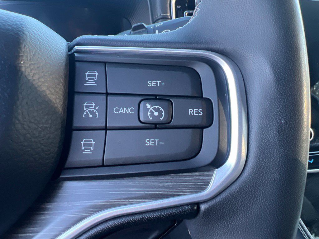 Used 2024 Jeep Wagoneer Series II AWD/4WD image 29