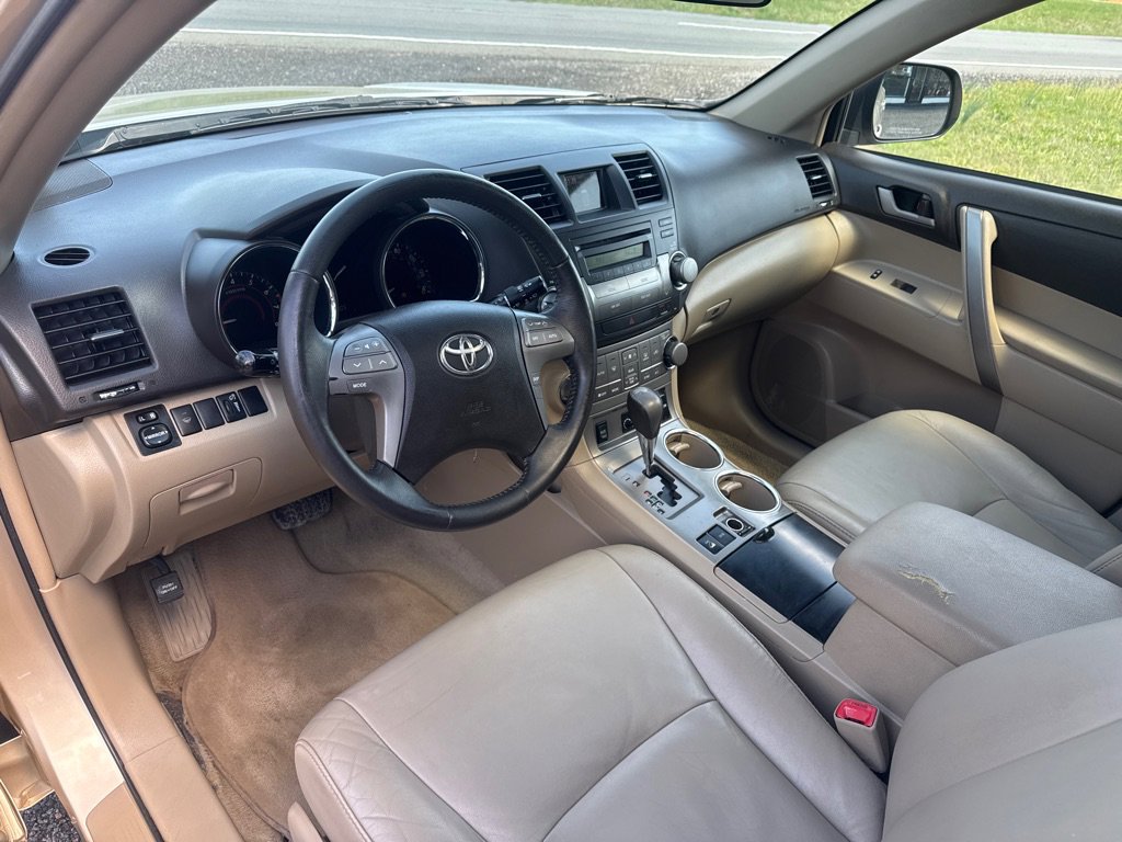 Used 2010 Toyota Highlander SE image 33
