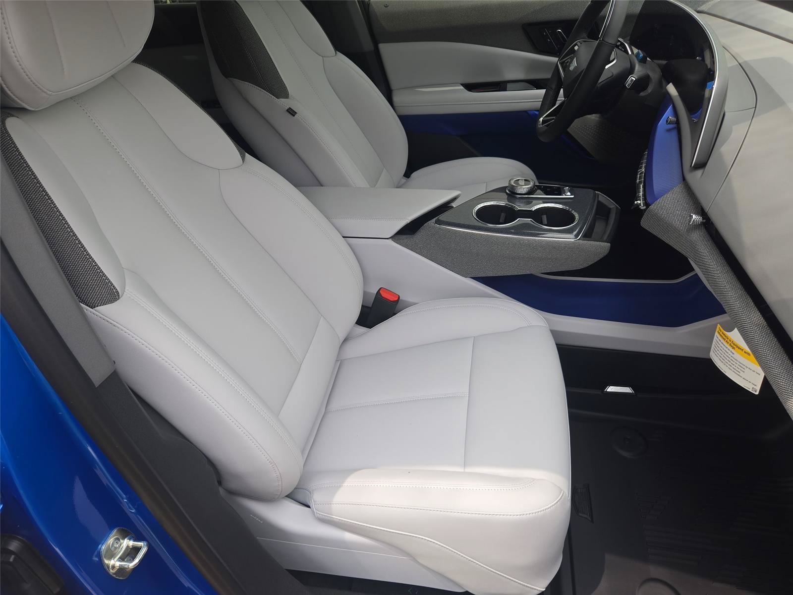 New 2026 Cadillac Optiq Luxury 1 w/ LPO, Floor Liner Package AWD/4WD image 27
