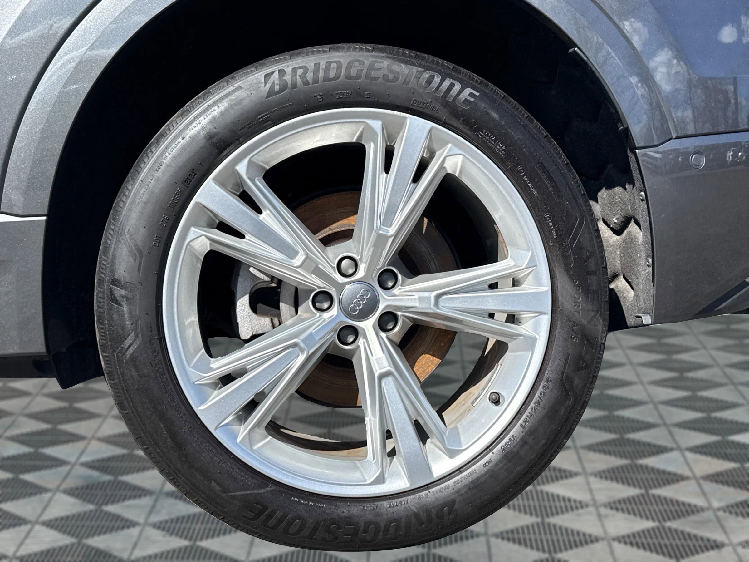 Used 2019 Audi Q8 Premium Plus image 22