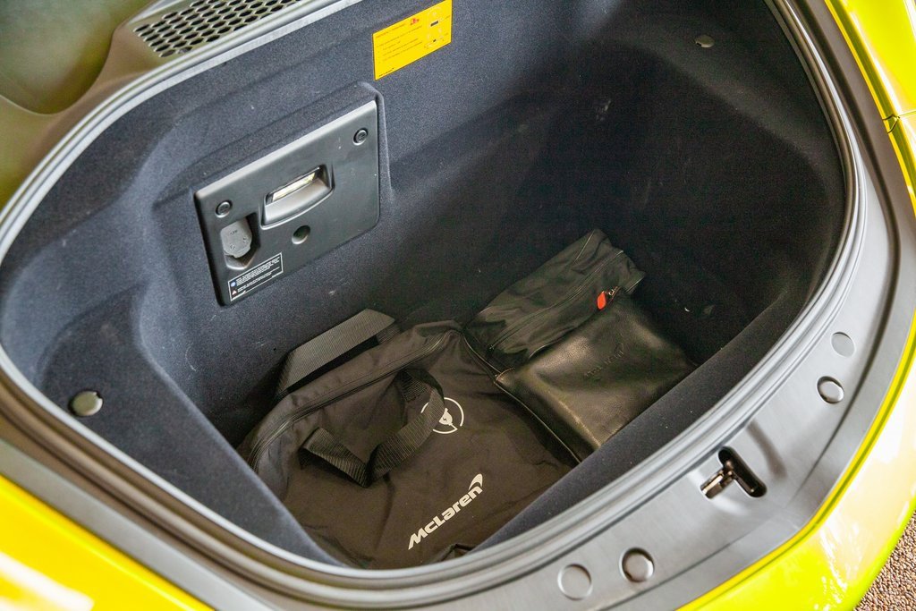 Used 2023 McLaren Artura image 21