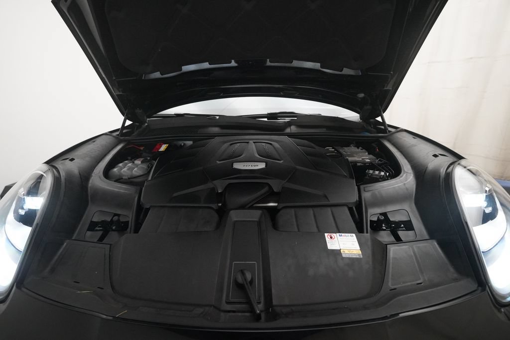 Certified 2022 Porsche Cayenne AWD/4WD image 9