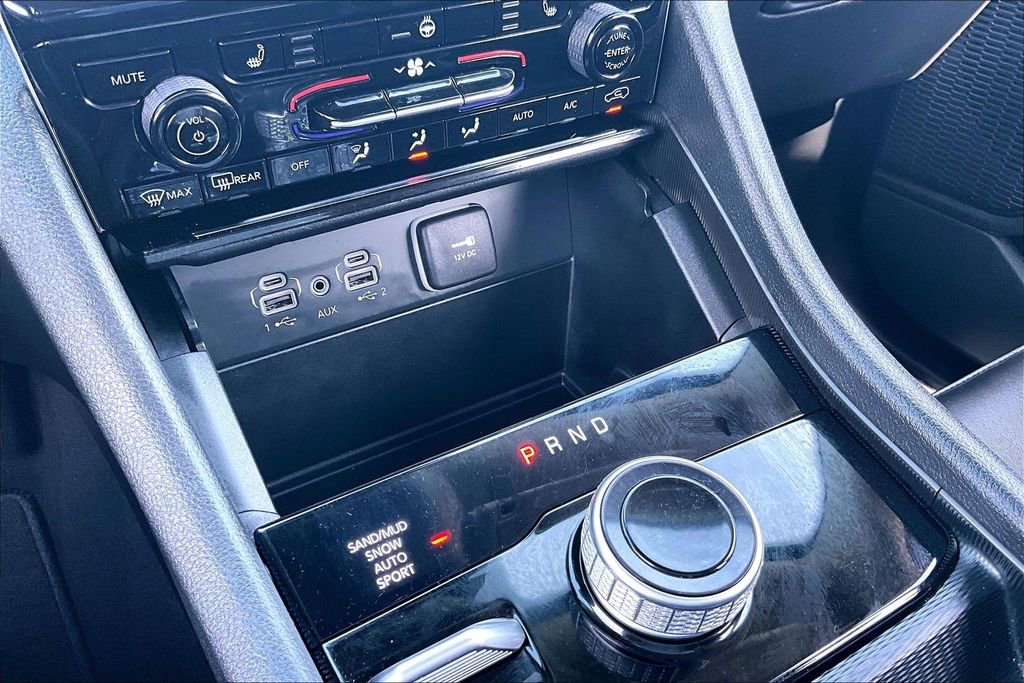 Used 2023 Jeep Grand Cherokee Limited w/ Black Appearance Package image 32