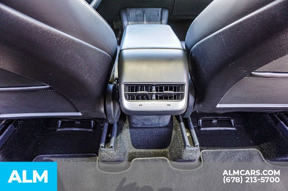 Used 2021 Tesla Model Y Long Range AWD/4WD image 31