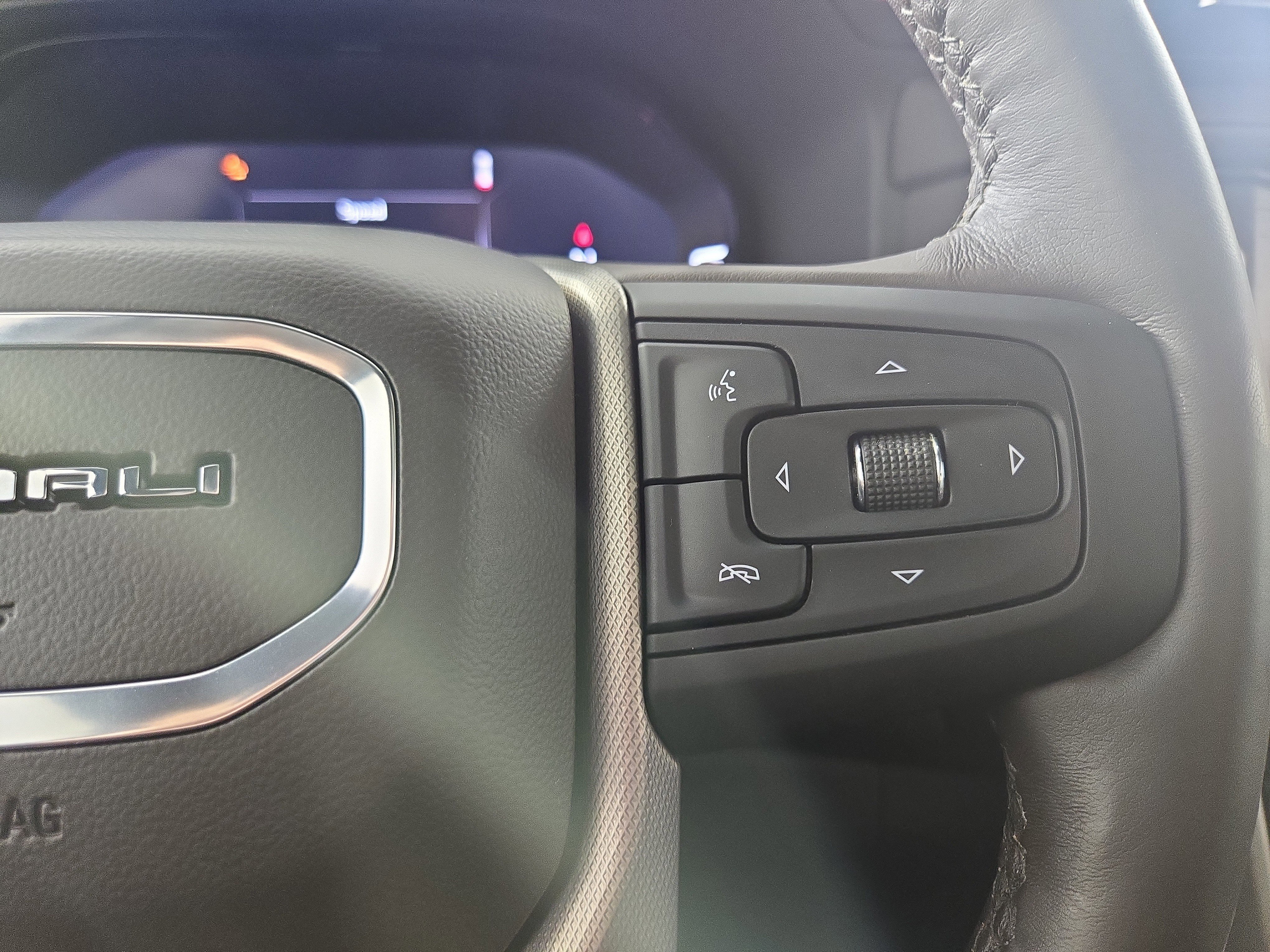 Certified 2023 GMC Yukon Denali w/ Advanced Technology Package image 17