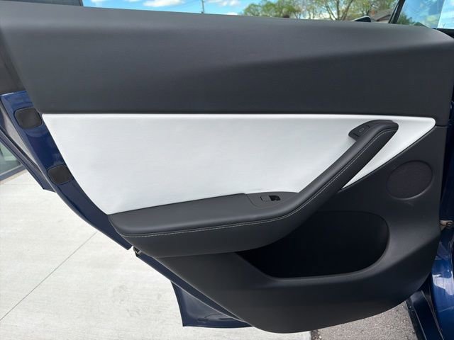 Used 2022 Tesla Model Y Long Range image 19