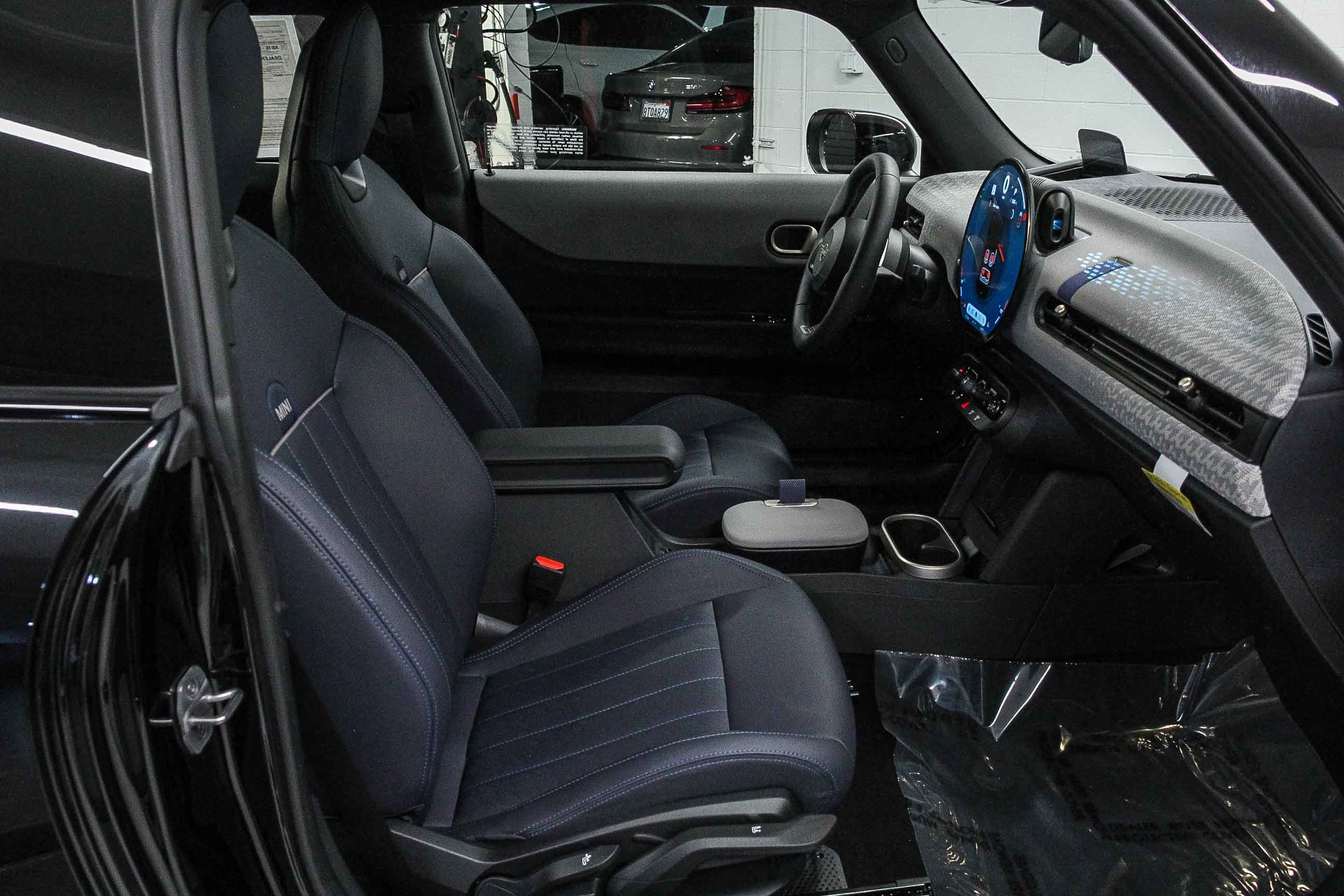 Used 2025 MINI Cooper 2-Door Hardtop image 19