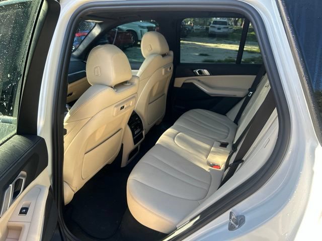 Used 2022 BMW X5 xDrive45e w/ Premium Package AWD/4WD image 6