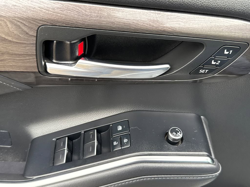 Used 2022 Toyota Highlander Platinum image 26