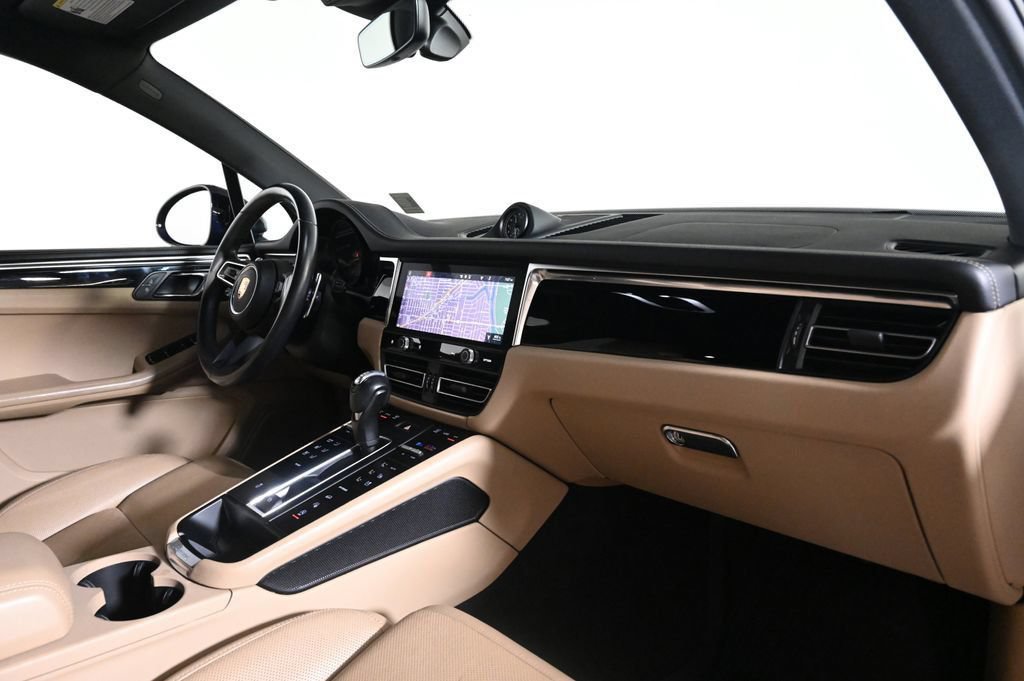 Used 2023 Porsche Macan AWD/4WD image 17