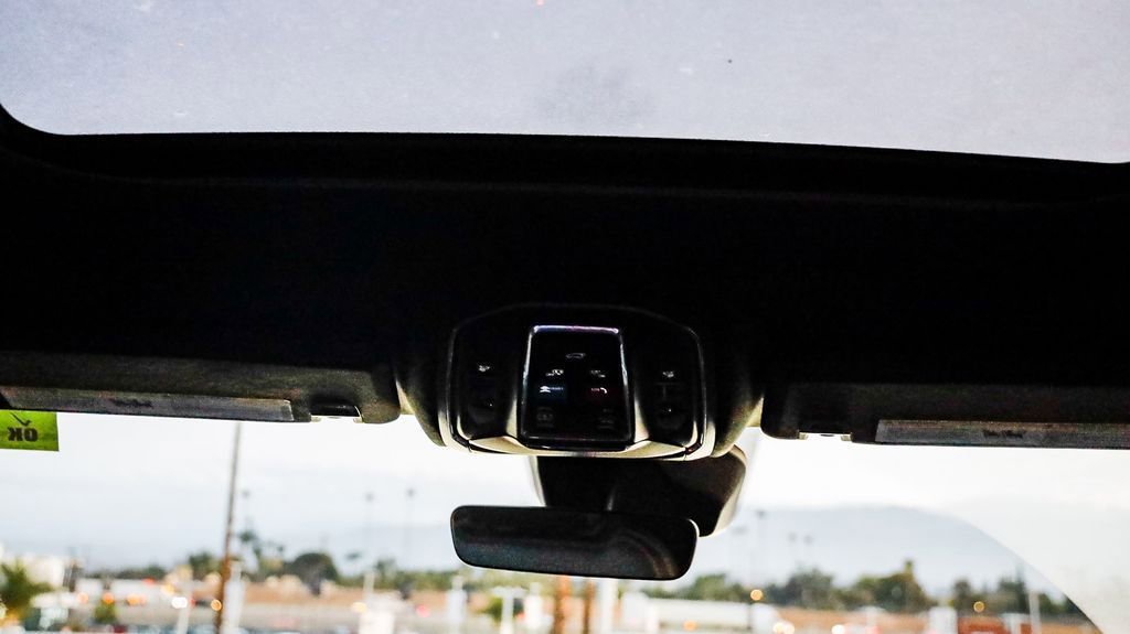 New 2025 Jeep Grand Cherokee L Altitude image 17