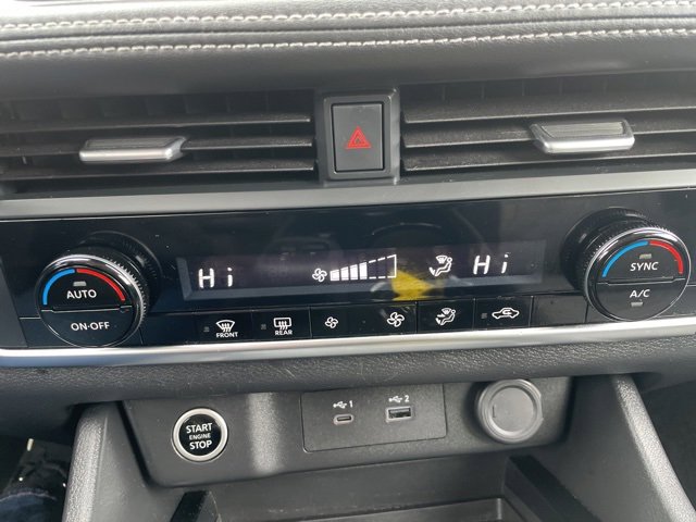 Used 2023 Nissan Rogue SV image 24