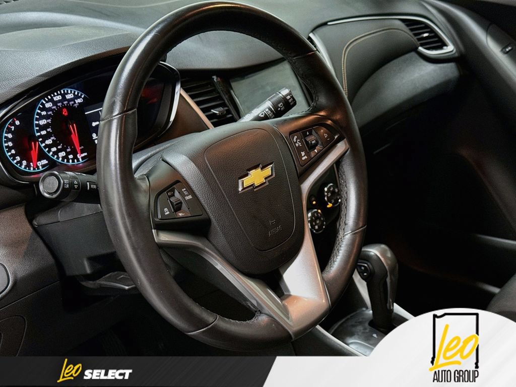 Used 2018 Chevrolet Trax LT w/ LT Convenience Package FWD image 14