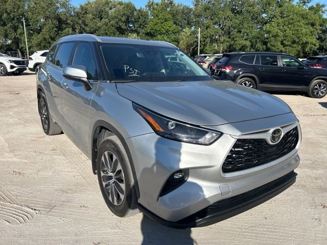 Used 2024 Toyota Highlander XLE