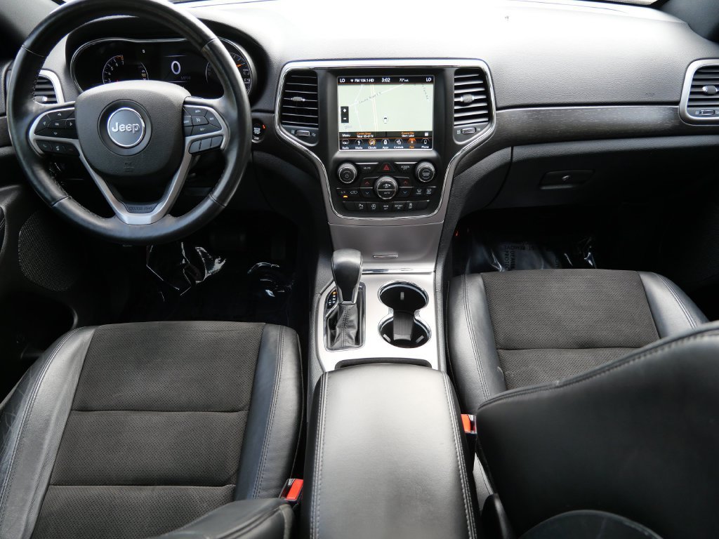 Used 2018 Jeep Grand Cherokee Altitude AWD/4WD image 15