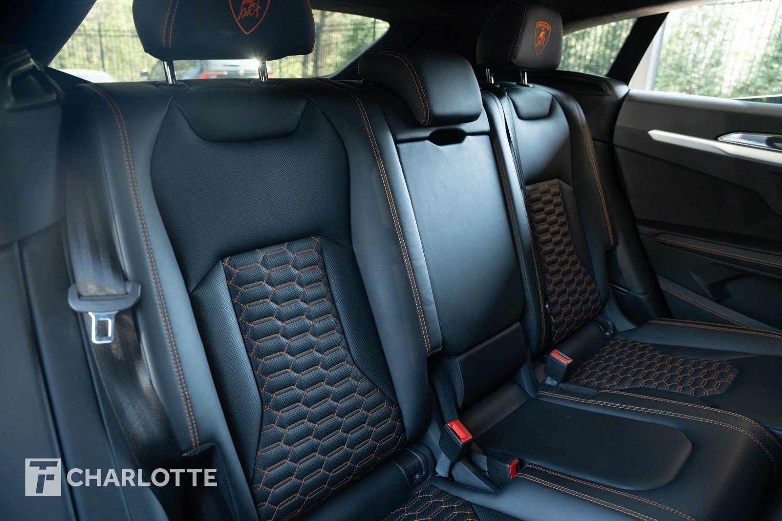 Used 2021 Lamborghini Urus AWD/4WD image 38