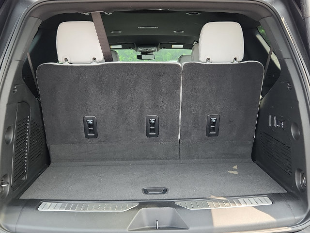 Used 2025 Chevrolet Tahoe Premier AWD/4WD image 25