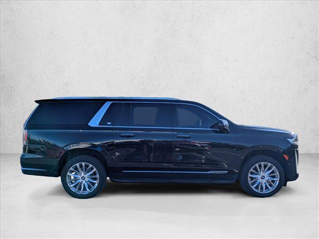 Used 2022 Cadillac Escalade ESV Premium Luxury image 4