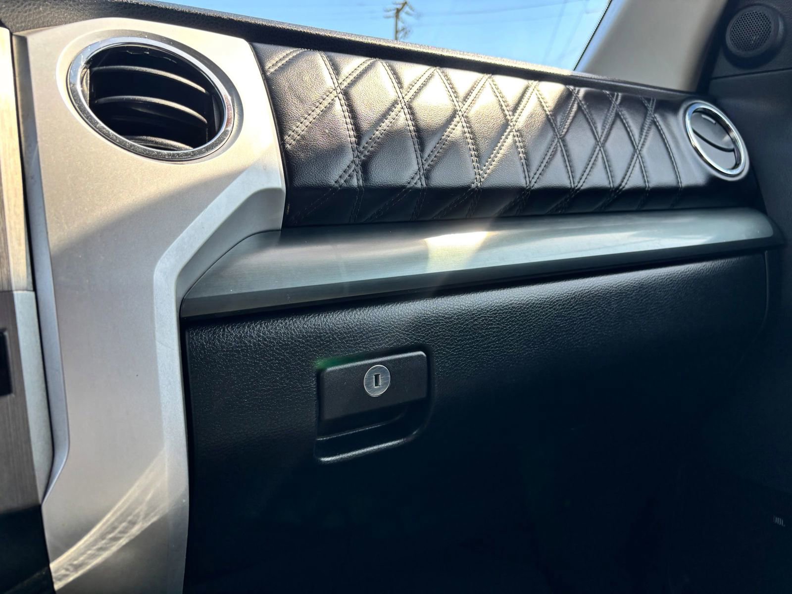 Used 2014 Toyota Tundra Platinum image 29