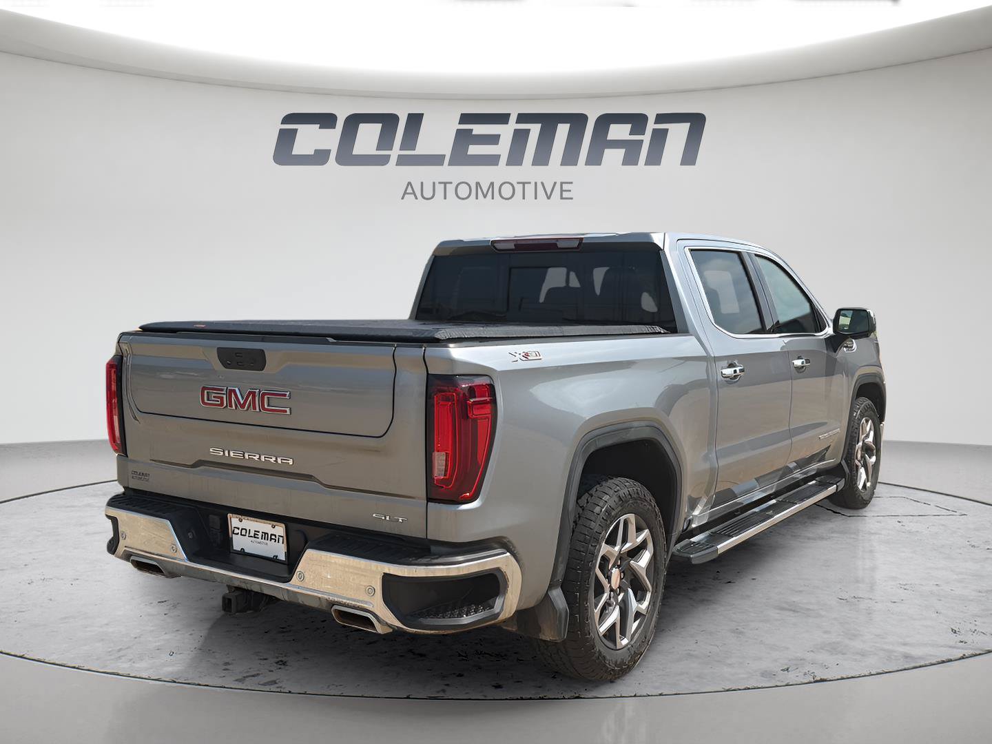 Used 2023 GMC Sierra 1500 SLT w/ SLT Premium Plus Package AWD/4WD image 7