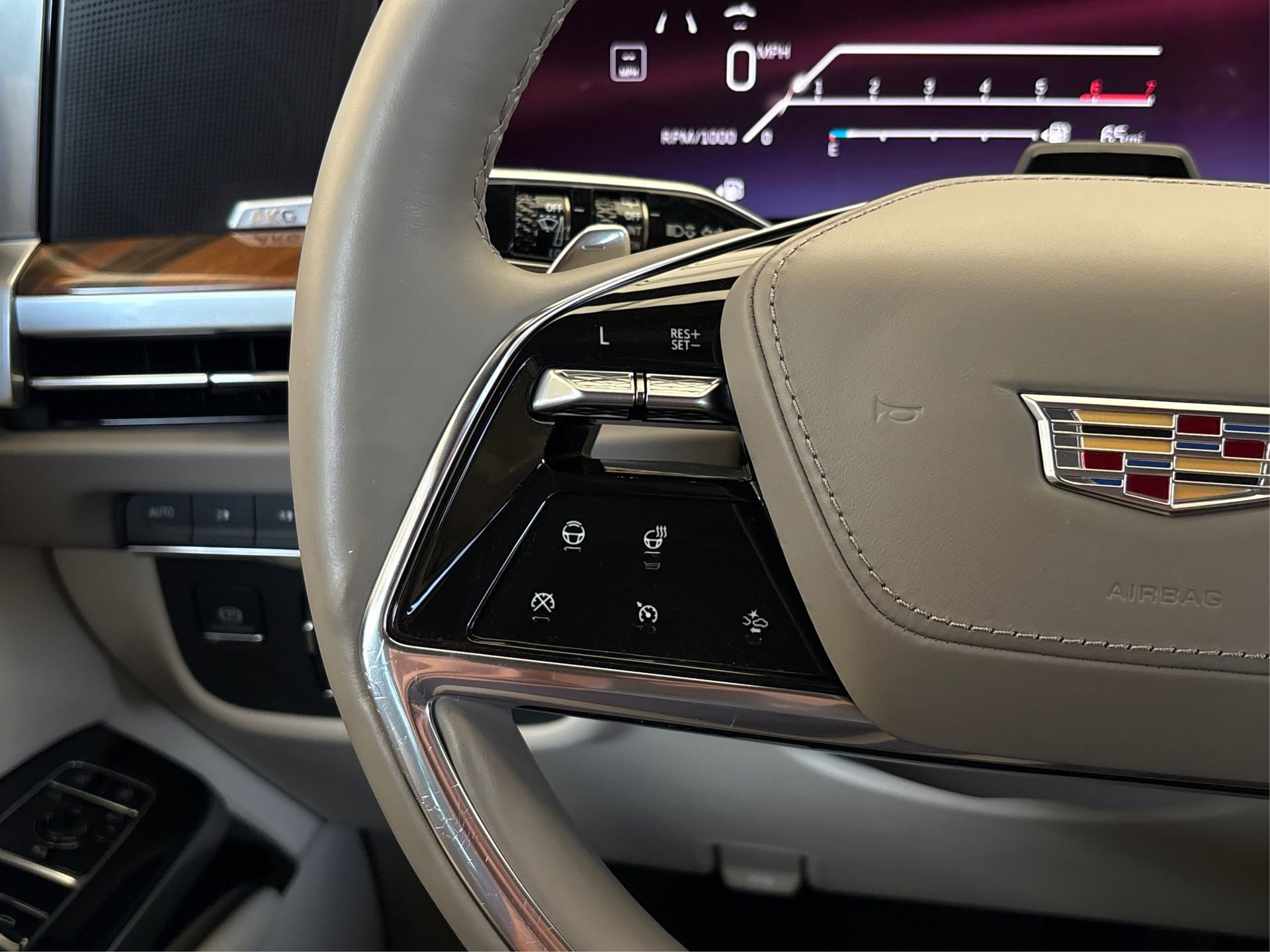 Certified 2025 Cadillac Escalade ESV Sport Platinum AWD/4WD image 30