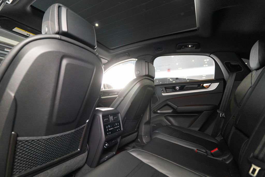 New 2025 Porsche Cayenne Coupe image 16