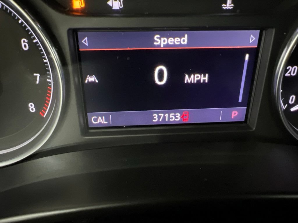 Used 2023 Buick Enclave Essence w/ Sport Touring Edition FWD image 11