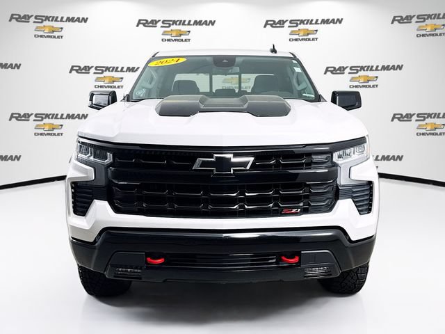 Used 2024 Chevrolet Silverado 1500 LT Trail Boss w/ Convenience Package II AWD/4WD image 2