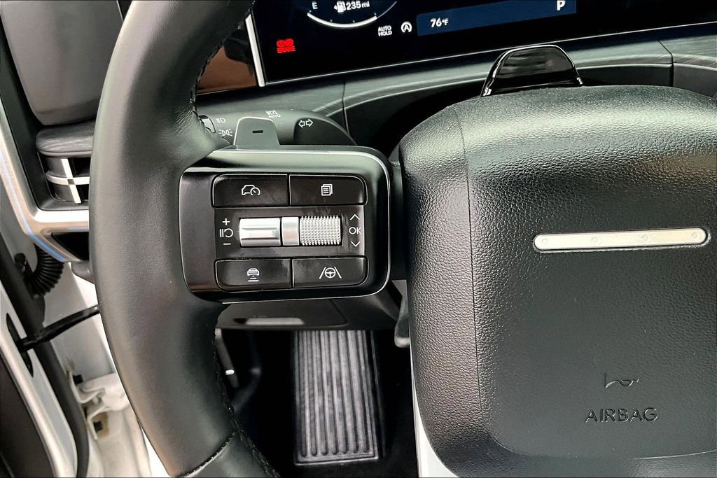 Used 2025 Hyundai Santa Fe Limited image 12