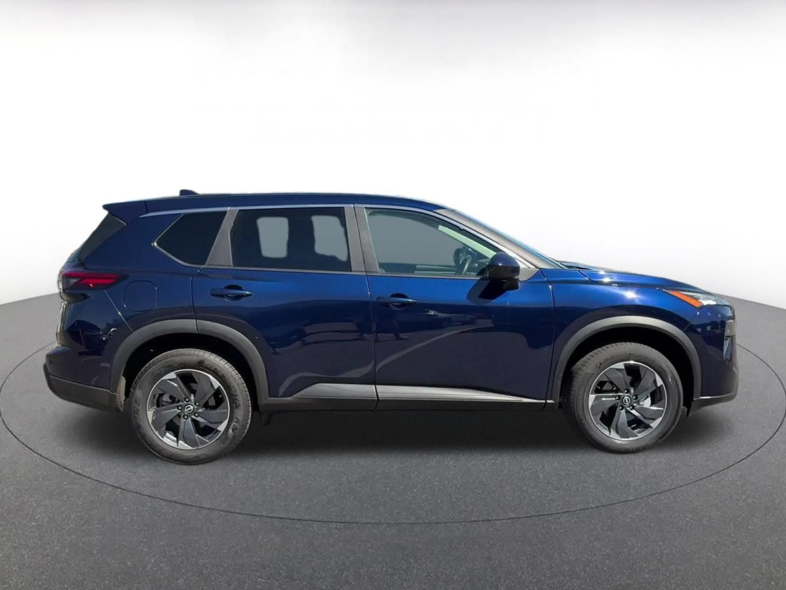 Used 2025 Nissan Rogue SV FWD image 15