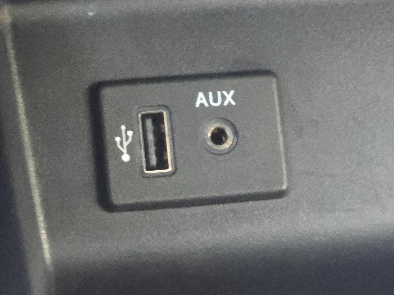 Used 2017 Nissan Altima 2.5 SV w/ Convenience Package image 6