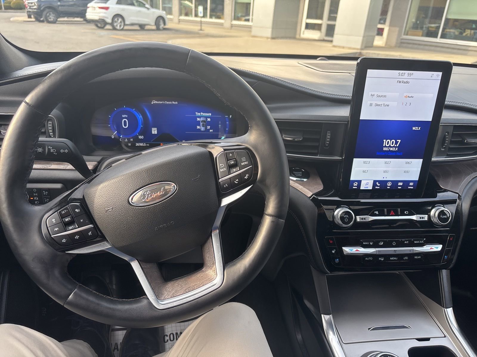 Used 2022 Ford Explorer Platinum w/ Equipment Group 601A image 11